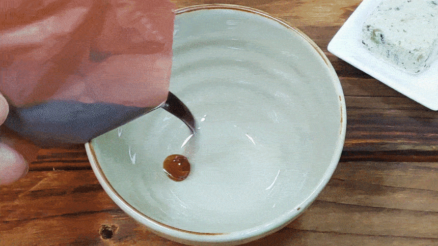 무블럭이 들어있는 메밀소바세트 486g (생메밀면+소스+특제 무블럭)